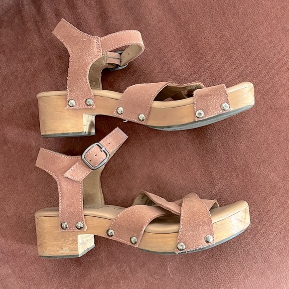 Naughty Monkey Sandals Clogs - Picture 4 of 7